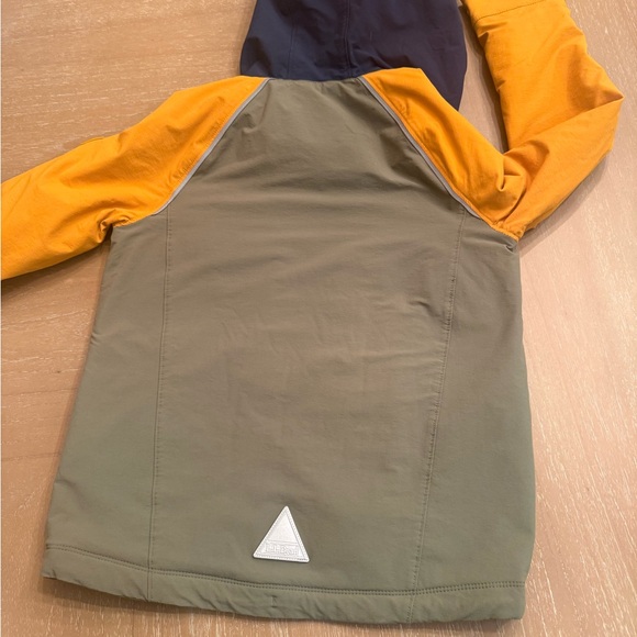 L.L. Bean Boundless Softshell Jacket - Picture 6 of 9
